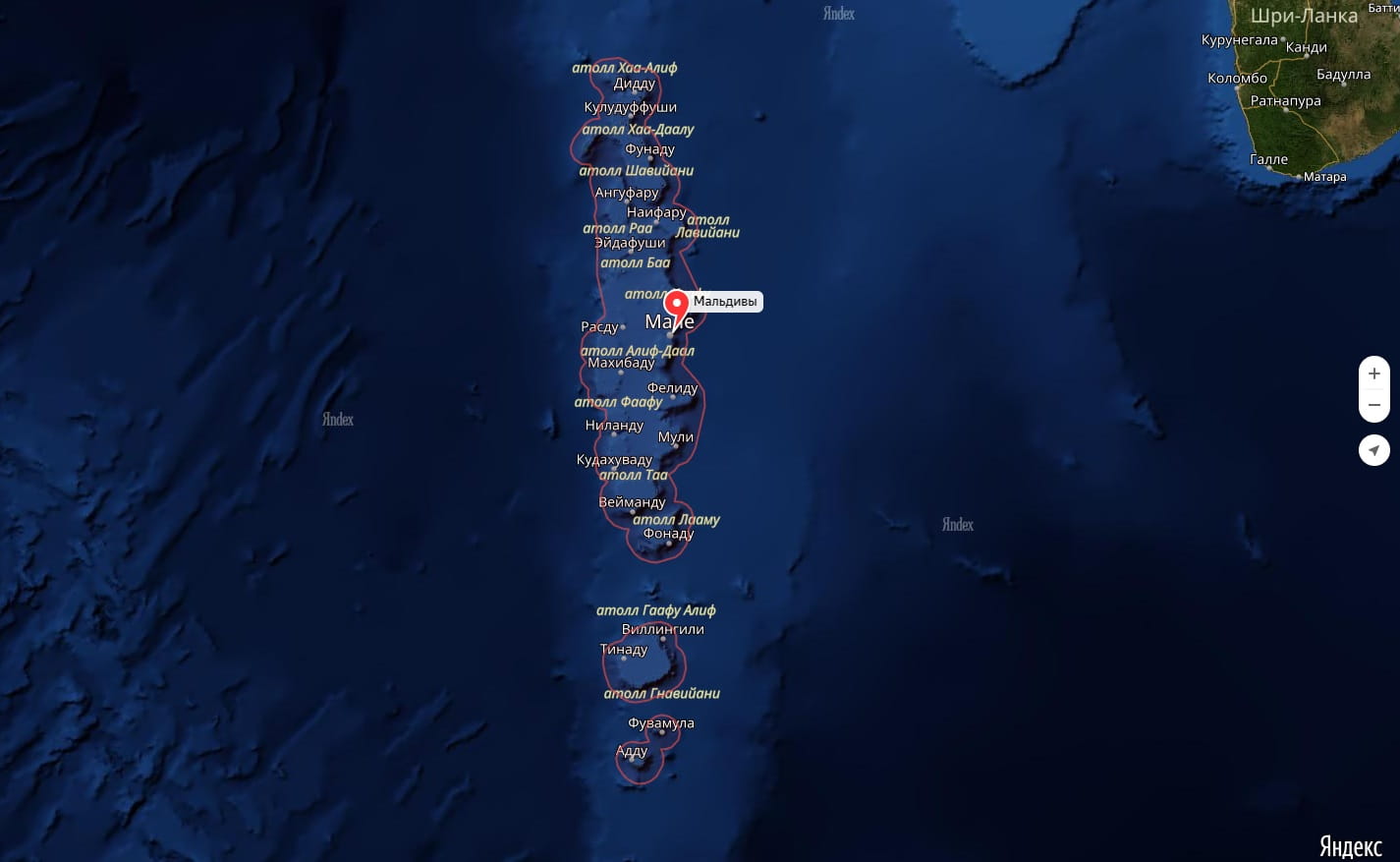 К северу от материка расположен крупный архипелаг. Архипелаг Мальдивы на карте. Атоллы Мальдив на карте.